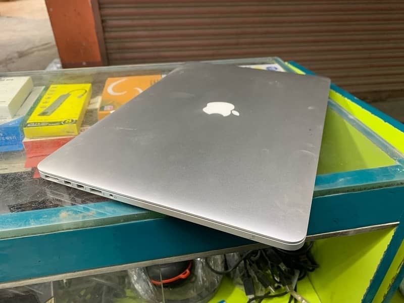 apple MacBook pro 2015 5