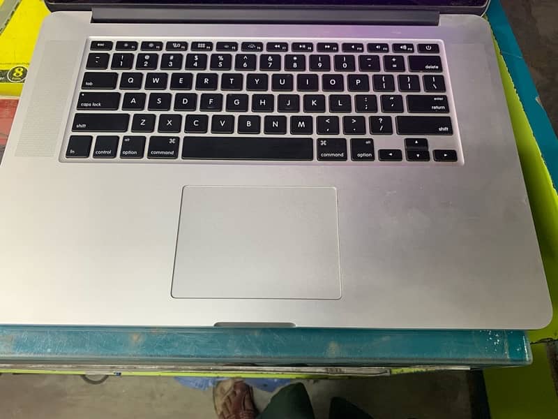 apple MacBook pro 2015 6