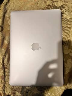 macbook pro 2015 mid 16/256gb