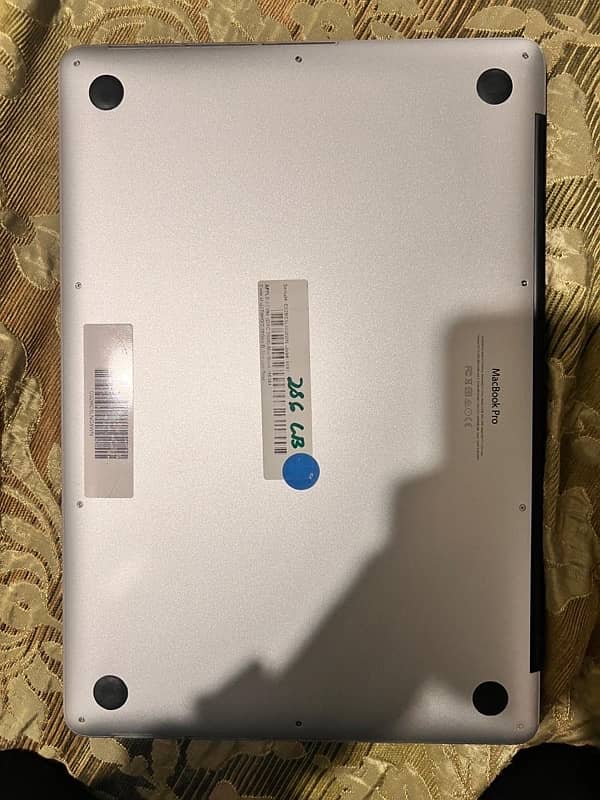 macbook pro 2015 mid 16/256gb 1