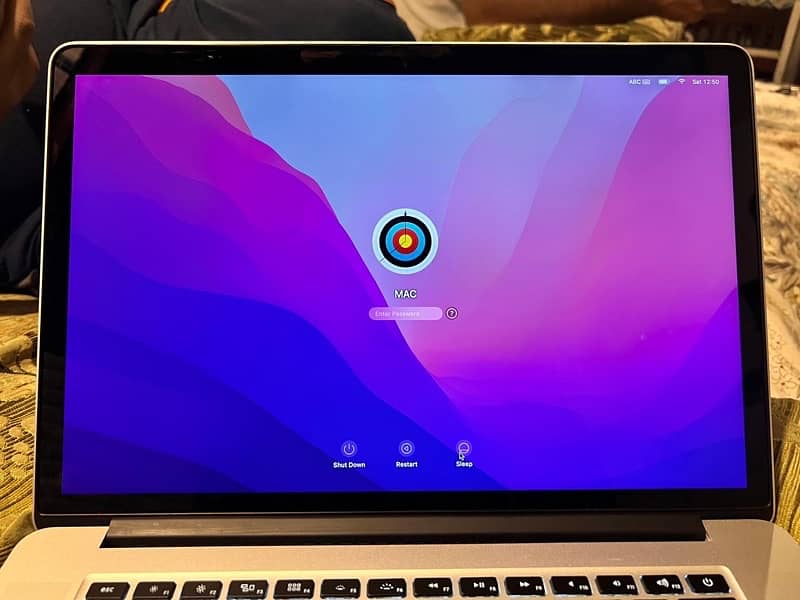 macbook pro 2015 mid 16/256gb 2