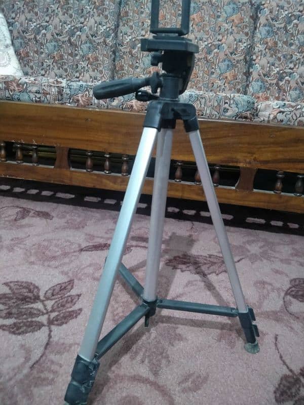 tripod 1