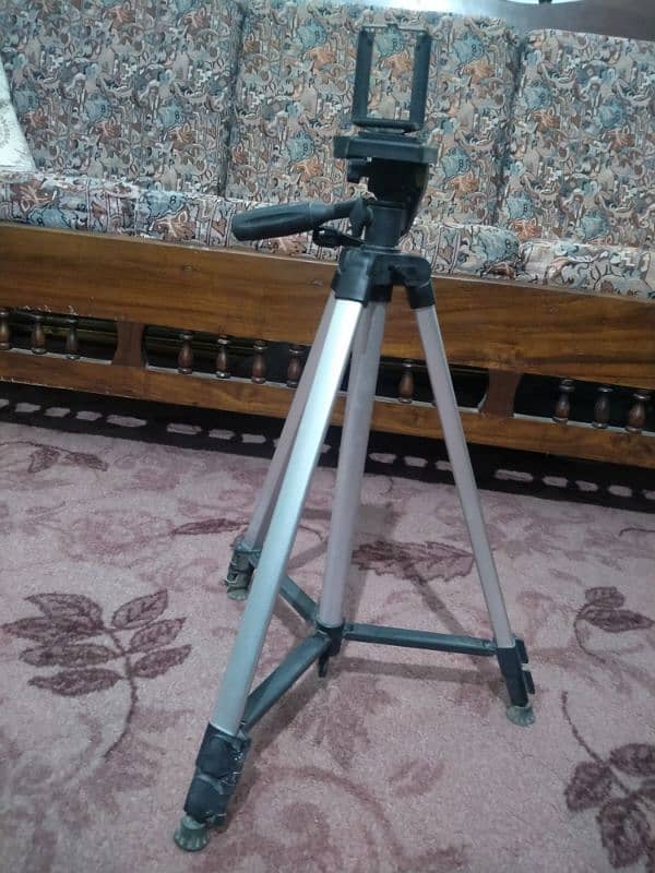 tripod 2