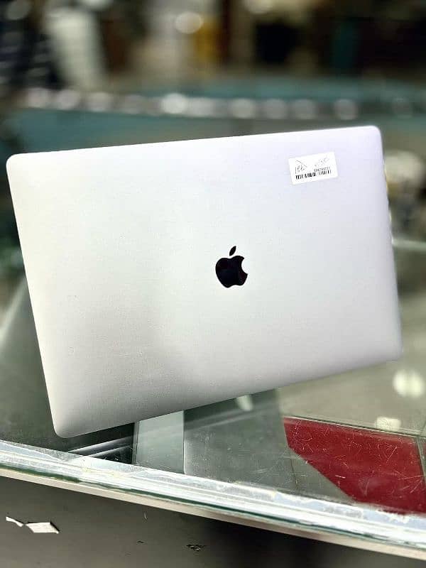 MACBOOK PRO 2019 ( CORE i9) (32/512GB) 7