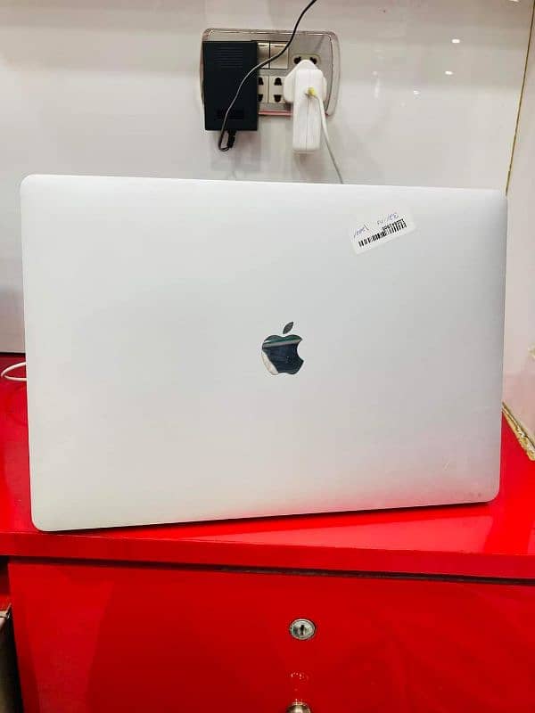 MACBOOK PRO 2019 ( CORE i9) (32/512GB) 9