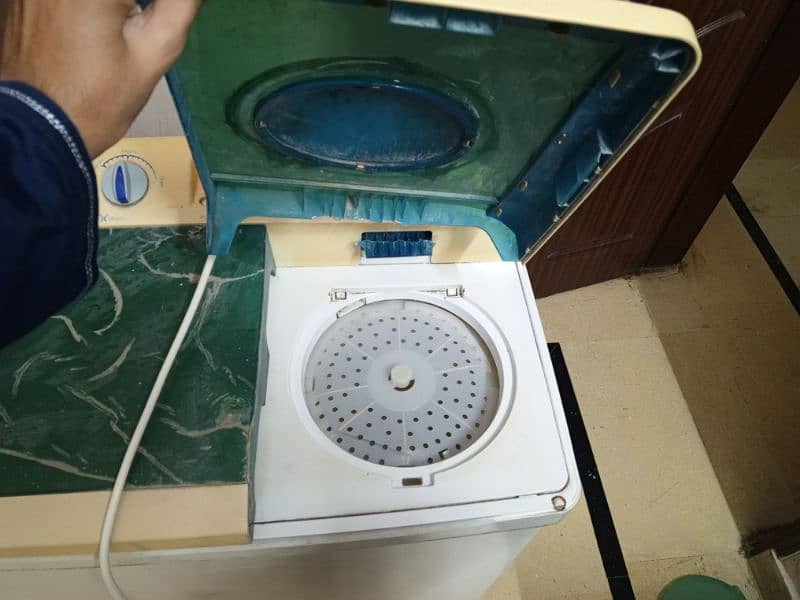 Dawlance semi automatic washing machine 2