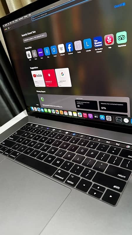 MacBook Pro 2017 - Intel Core i7 | 16GB RAM | Macos sequoia installed 4