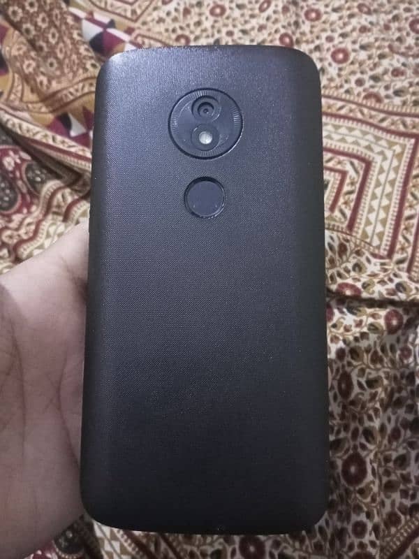 moto E4 0