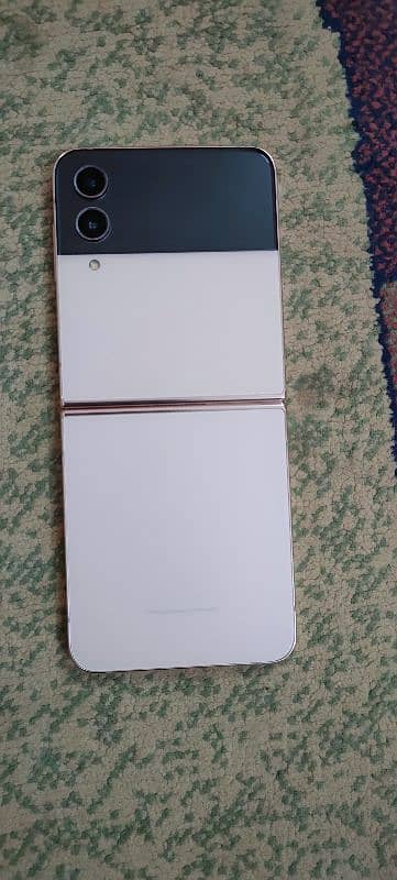 SAMSUNG GALAXY Z FLIP 4  8/256 GB 10