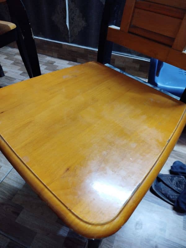 dining table for sell 3