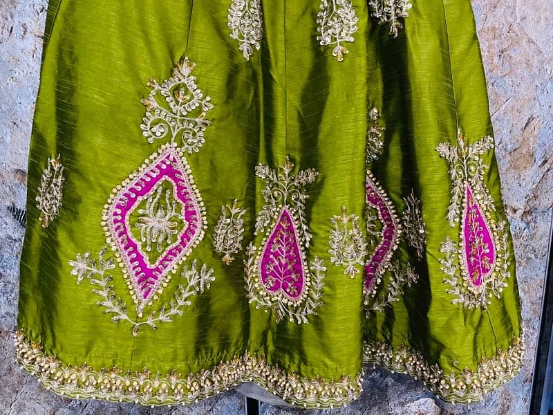 Mehndi lehnga 1