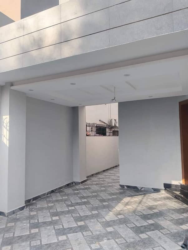 10 marla beautiful design house for rent in dha phase 4 0