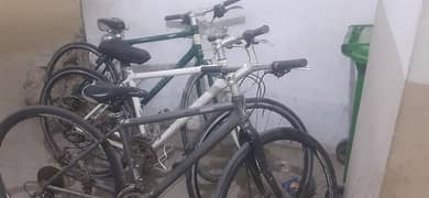 Three Giant bicycle with gears good condition