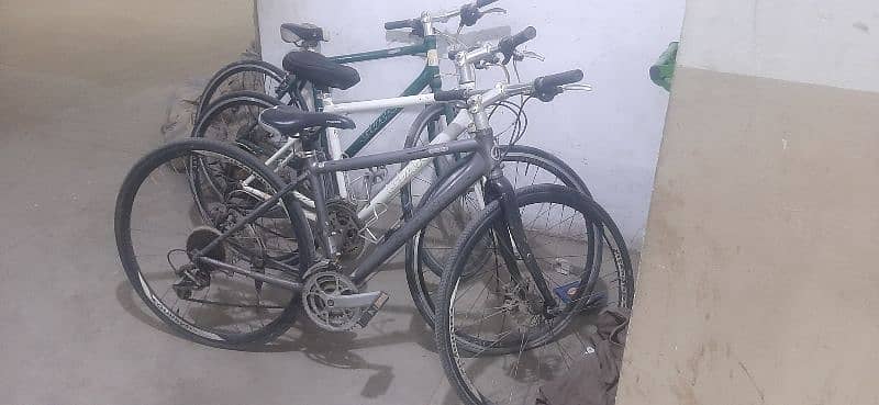 Three Giant bicycle with gears good condition 3