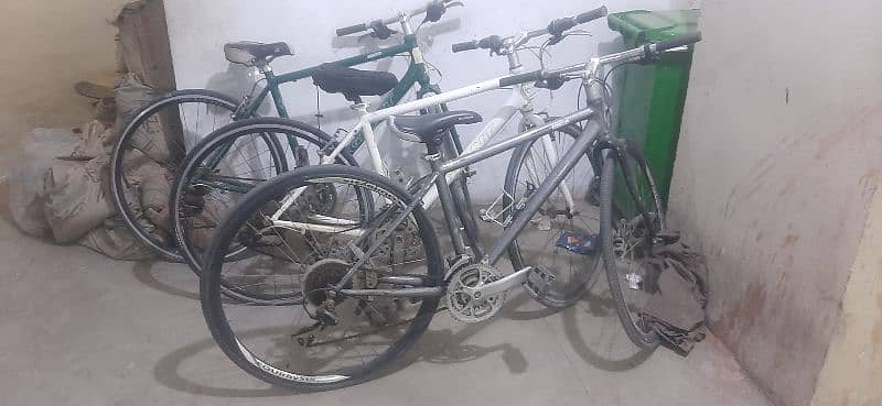 Three Giant bicycle with gears good condition 5