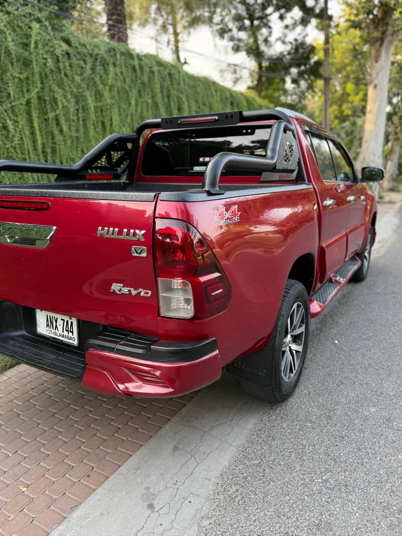 Toyota Hilux Revo 2017 13