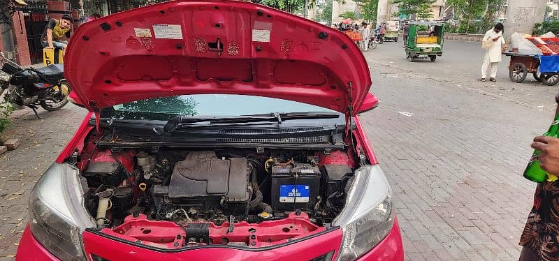 Toyota Vitz 2015 2