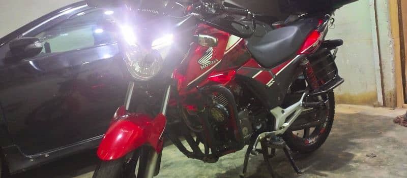 Honda CB 150 f brand new condtion 6