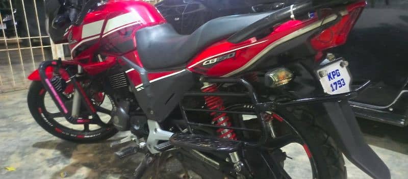 Honda CB 150 f brand new condtion 9