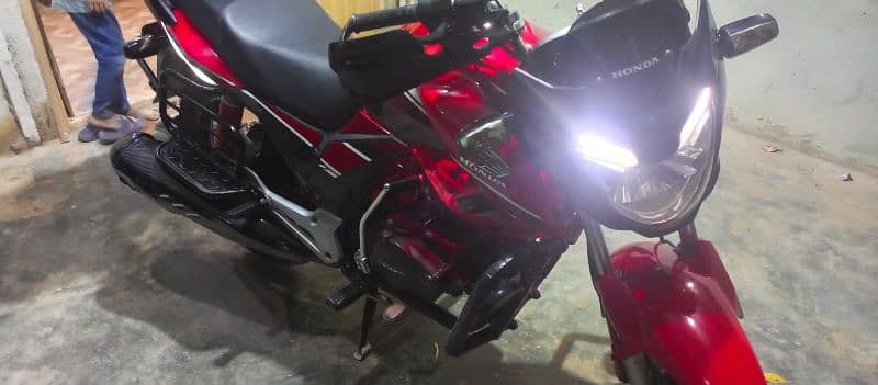 Honda CB 150 f brand new condtion 13