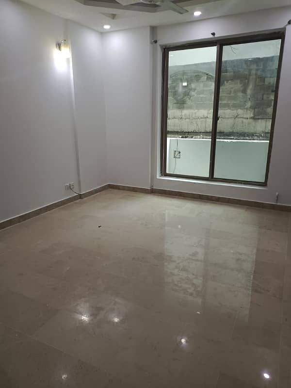 2 bedroom unfurnished apartment Available for Rent in F-11 markaz 3