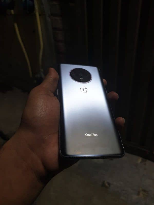 One Plus 7t 9.5/10 condition urgent sale 1