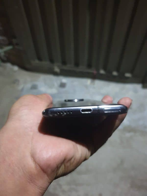 One Plus 7t 9.5/10 condition urgent sale 2