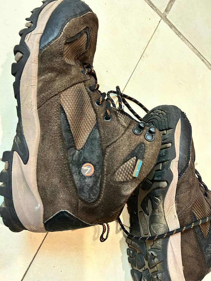 Nevados Waterproof Hiking/Trekking Shoes 2