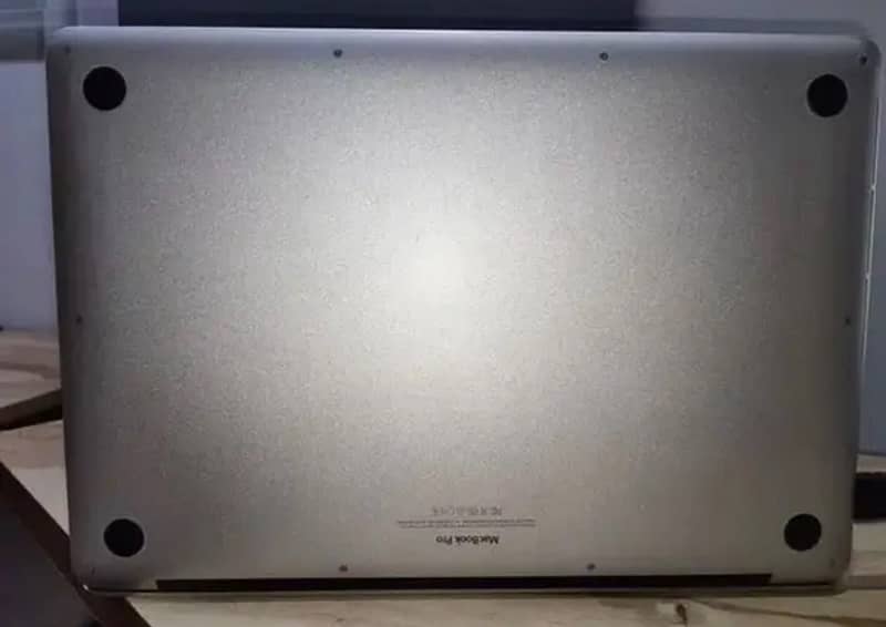 Apple macbook pro 2016 1