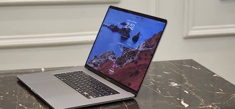 Apple Macbook 2019 Pro 16” 15” 1