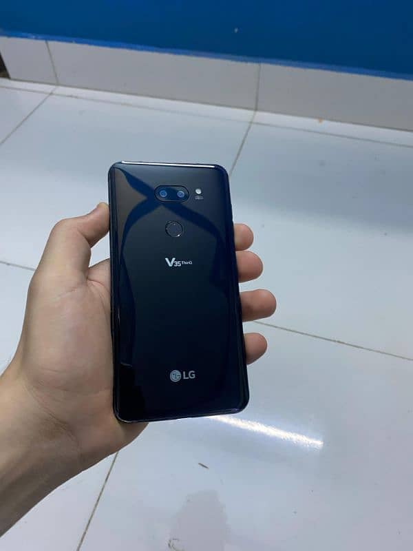 LG V35 ThinQ 0