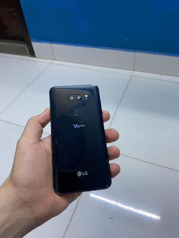 LG V35 ThinQ 8