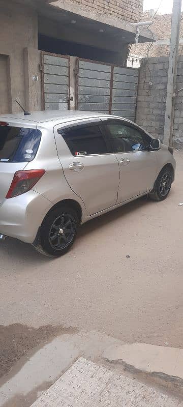 Toyota Vitz 2011 3