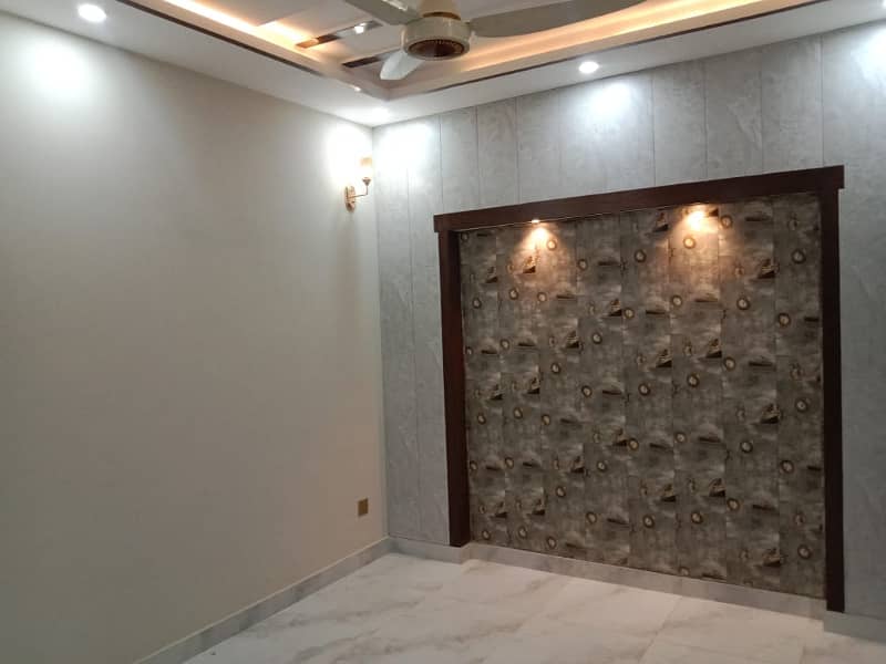 5 MARLA BRAND NEW LUXURY EXCELLENT GOOD CONDITION FULL HOUSE FOR RENT IN CC BLOCK BAHRIA TOWN LAHORE 18