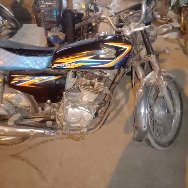 Honda 125 model 2019 larkana urgent sale 0/3/1/5/2/3/9/6/6/5/8 6