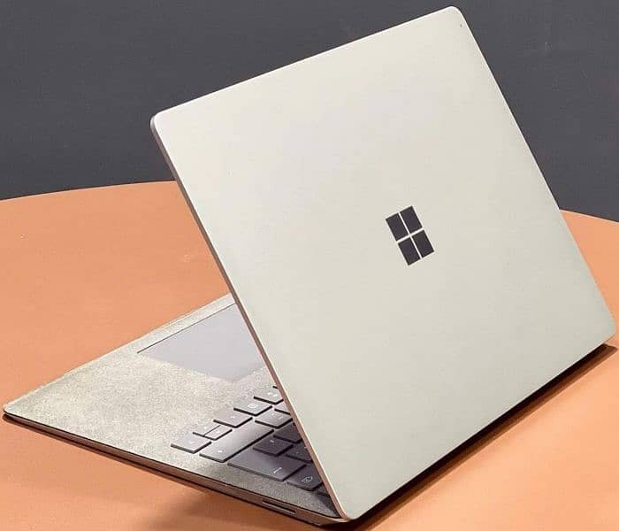 Microsoft Surface Laptop 2 3