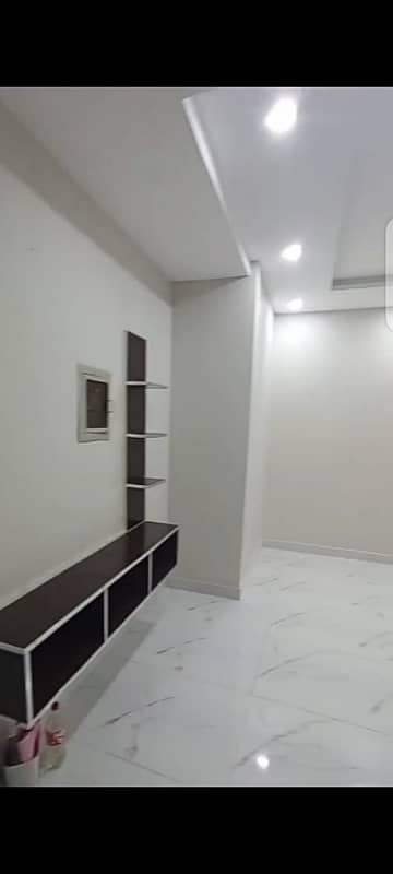 1 BED LIKE A BRAND NEW EXCELLENT IDEAL GOOD CONDITION IDEAL FLAT FOR RENT IN BAHRIA TOWN LAHORE 0