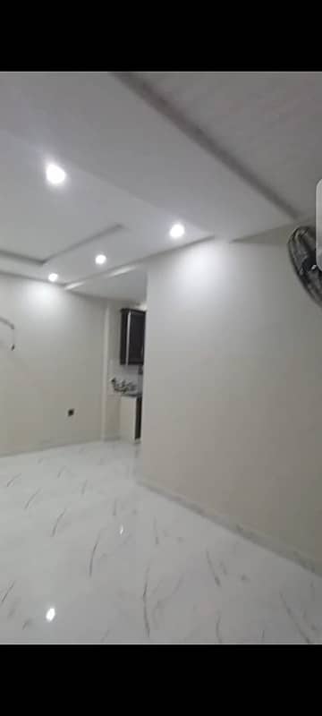 1 BED LIKE A BRAND NEW EXCELLENT IDEAL GOOD CONDITION IDEAL FLAT FOR RENT IN BAHRIA TOWN LAHORE 2