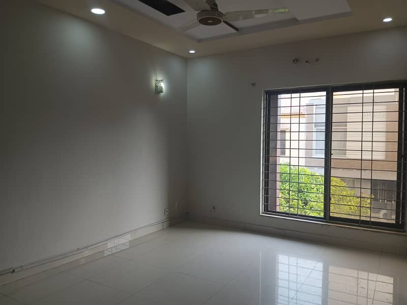 A BEAUTIFUL UPPER PORTION FOR RENT 10