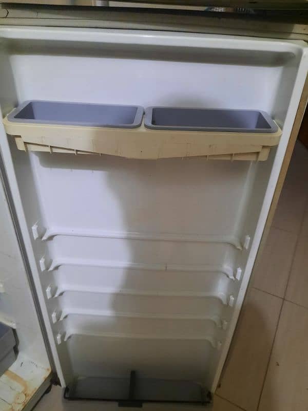 Philips Double Door Fridge for sale | 100% Working | Medium Size 8