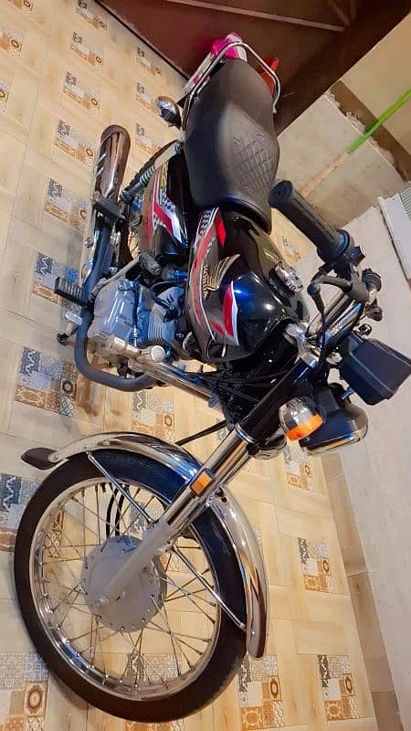 Honda 125 24 model  good condition 0300.85. 70.263 5