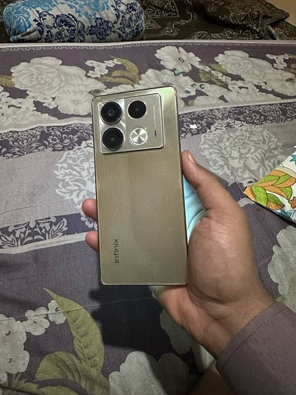 Infinix note 40 8(256) 1