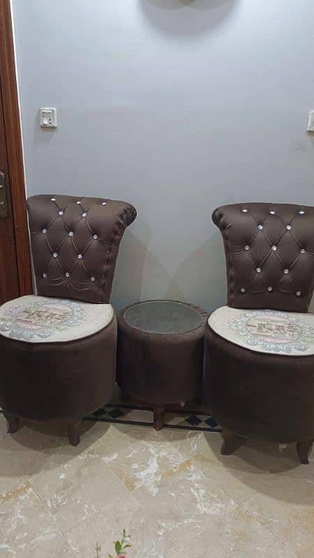 TWO COFFEE CHAIRS WITH TABLE 2