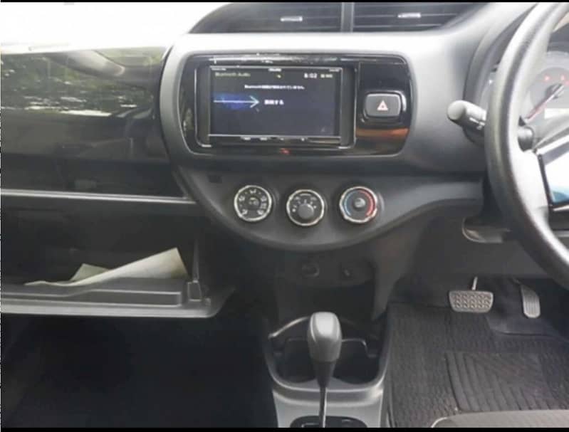 Toyota Vitz 2018 4