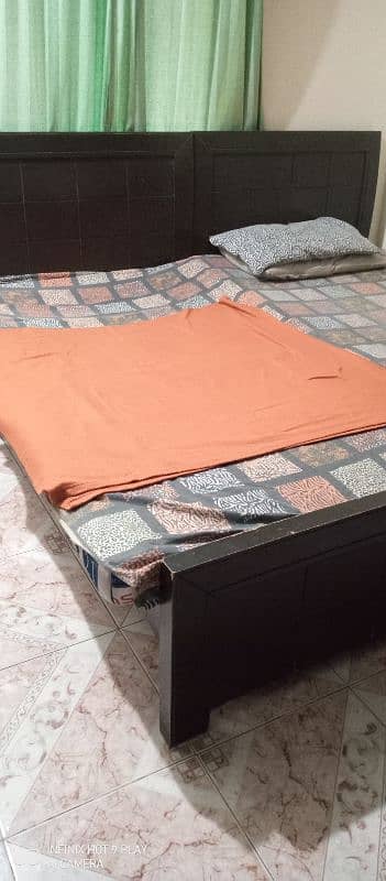 two single bed for sale in good condition 0