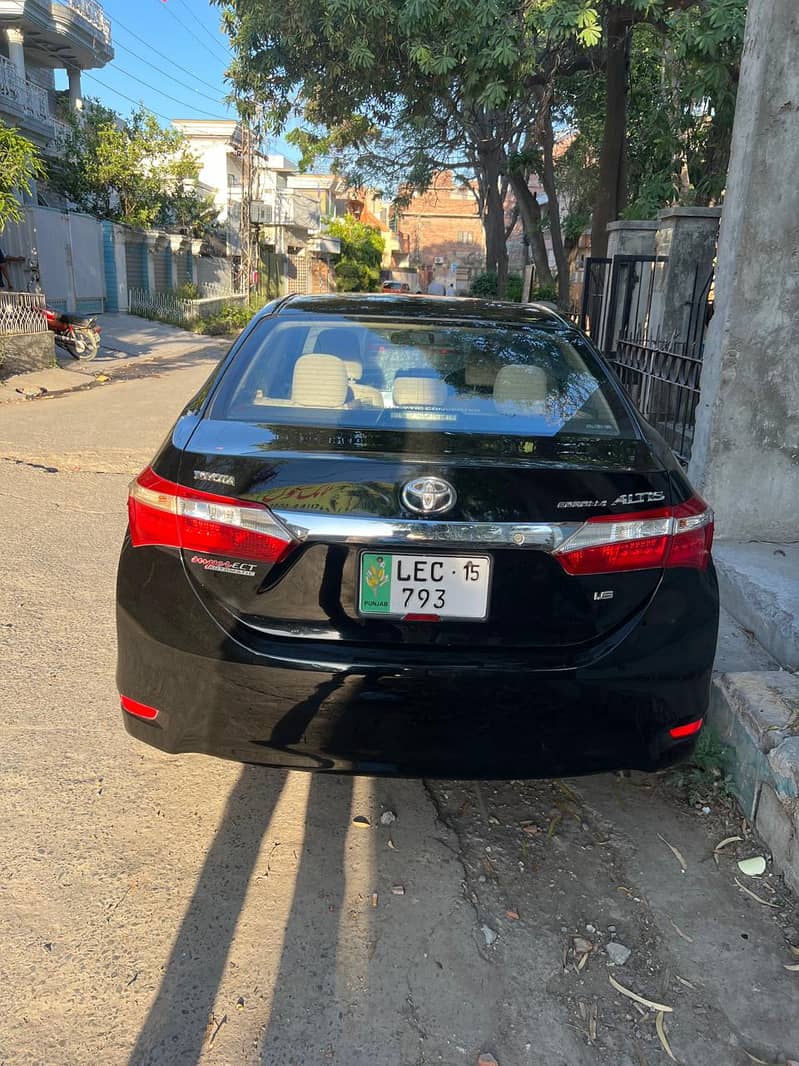 Toyota Corolla Altis 1.6 Automatic 2015 6