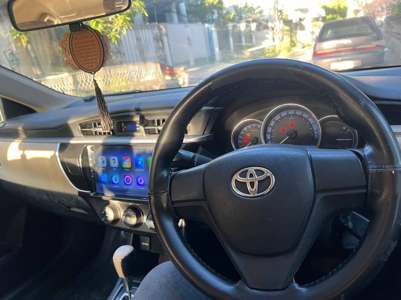 Toyota Corolla Altis 1.6 Automatic 2015 10