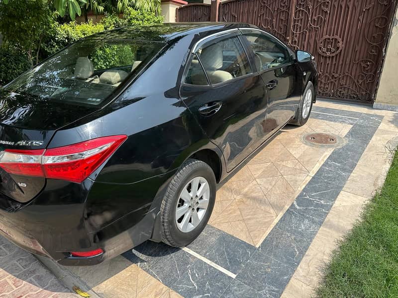 Toyota Corolla Altis 1.6 Automatic 2015 12