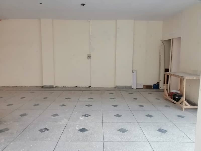 Office Sized 1000 Square Feet In Model Town Link Road 3