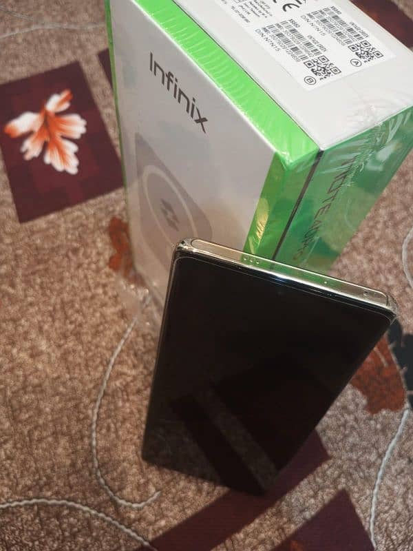 Infinix Note 40 Pro Green 12GB 256GB With Wireless Charger 14 Day Used 2